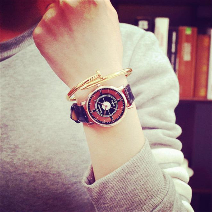 Double-sided hollow quartz watch
