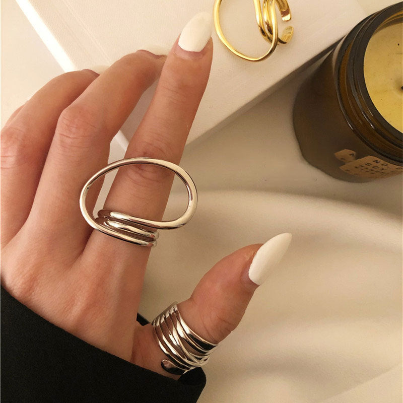 Irregular Exaggerated Large Circle Multi-dimensional Twisted Geometric Ring