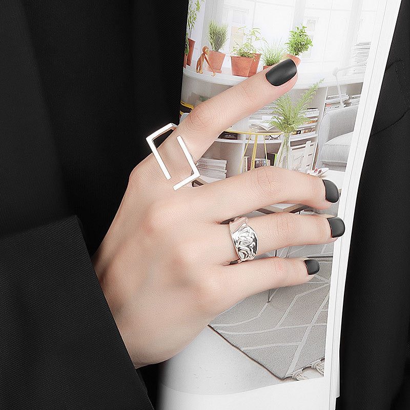 Simple Retro Light Luxury Geometric Texture Ring Women