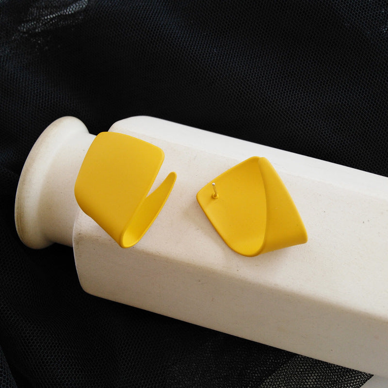 Feminine Simple And Exaggerated Creative Earrings