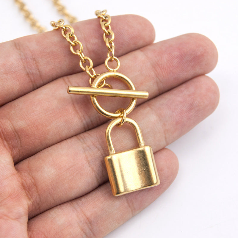 Fashion lock-shaped wild alloy necklace