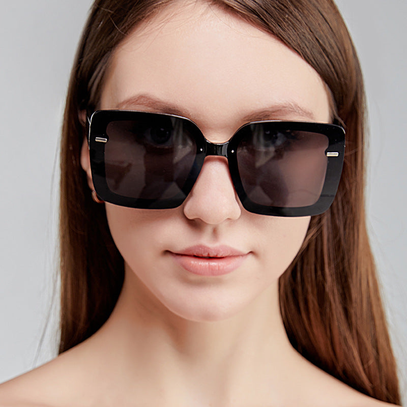 Women's Fashion Large Frame Square Rice Nail Sunglasses