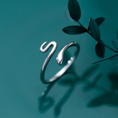Fashion Lady Personality Snake-shaped Alloy Ring